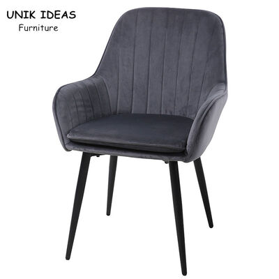 Prezzo buono Grey Velvet Nordic Dining Chairs con la schiuma comoda della gamba del metallo del bracciolo in linea